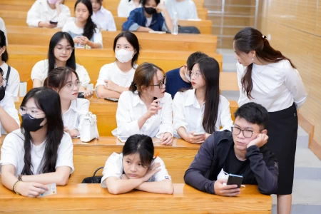 "Tuổi 18 – làm gì để chọn hướng đi, xây tương lai!"