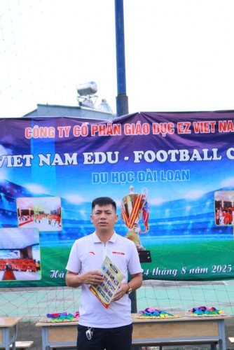 Giải bóng đá EZ Việt Nam 2025: Sức khỏe – Tinh thần – Hành trang du học